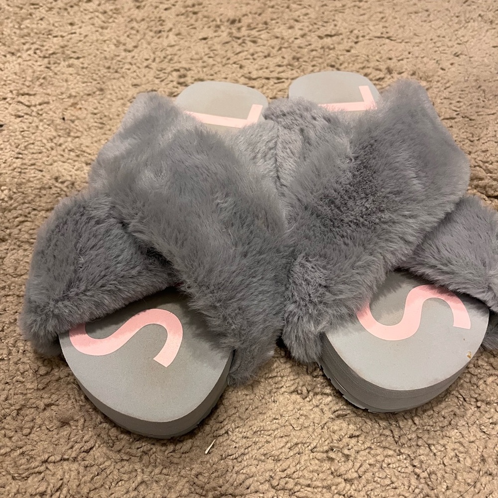 Toms Light Gray Fuzzy Slippers